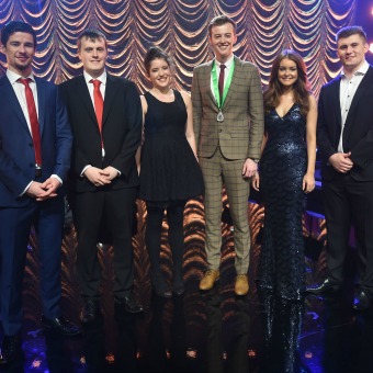 Y chwech fu'n cystadlu am Ysgoloriaeth yr Urdd Bryn Terfel 2016