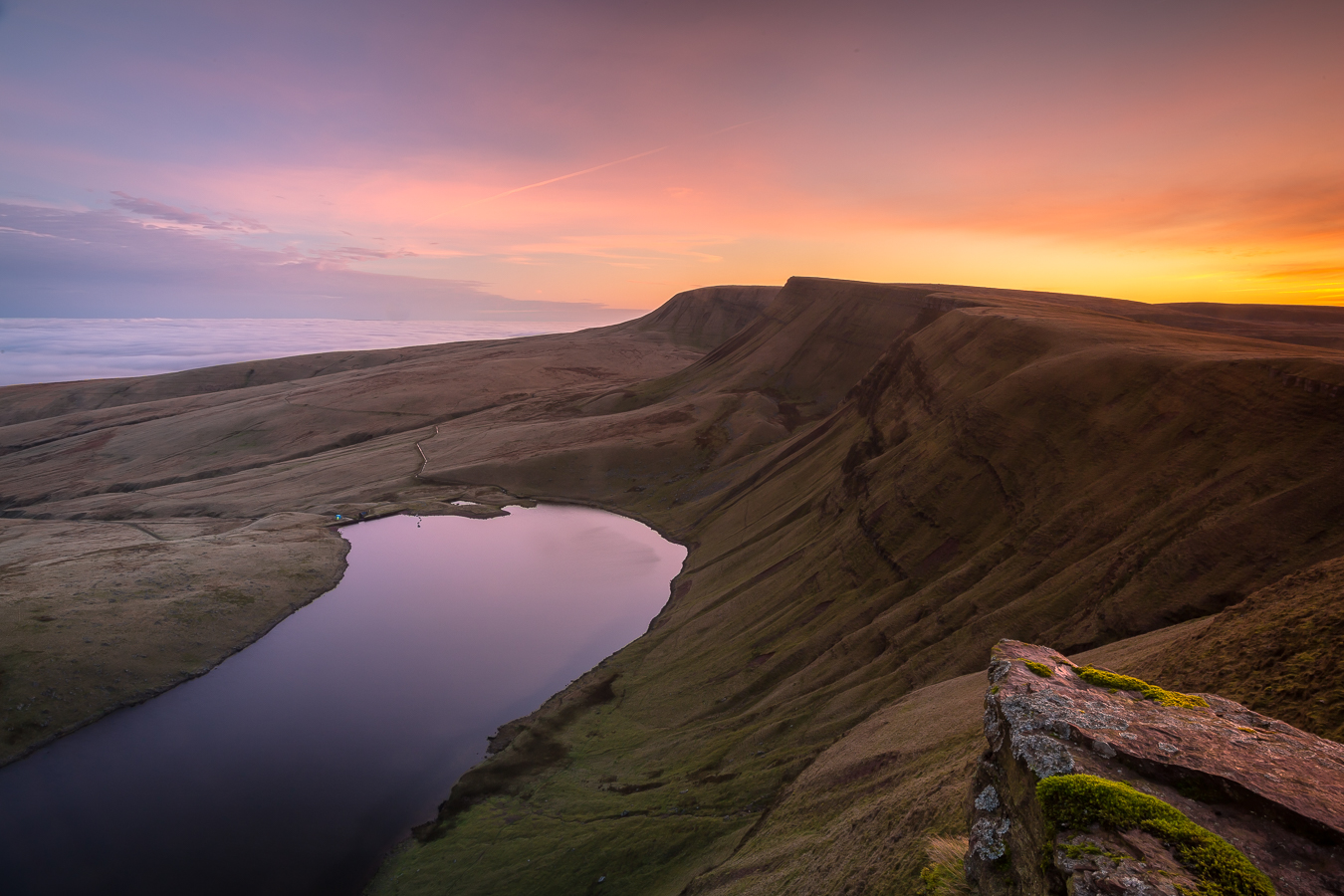 Llyn y Fan, Llanddeusant