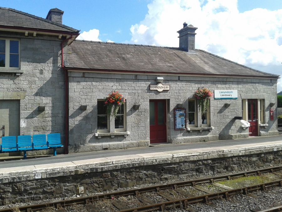 Gorsaf Drenau Llanymddyfri Train Station