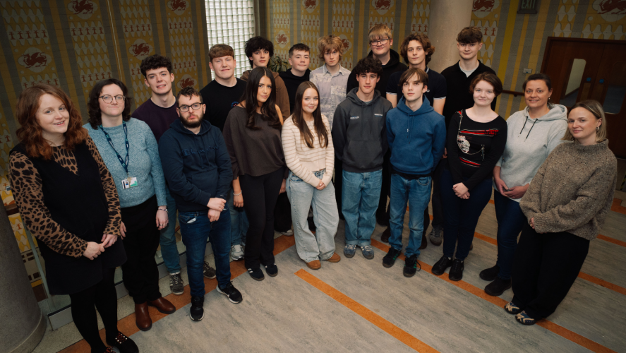 Lluniau Neges Heddwch.png